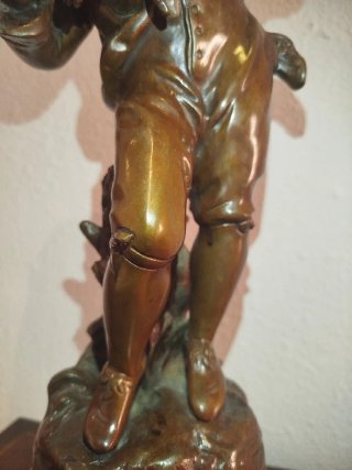 Figura de bronce, El niño con ganso