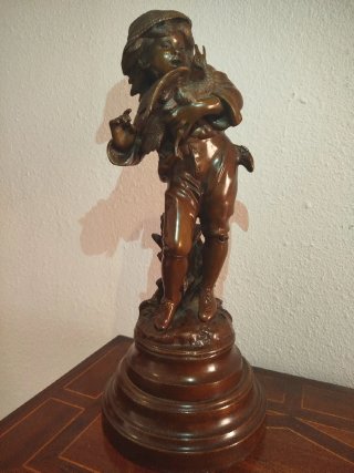 Figura de bronce, El niño con ganso
