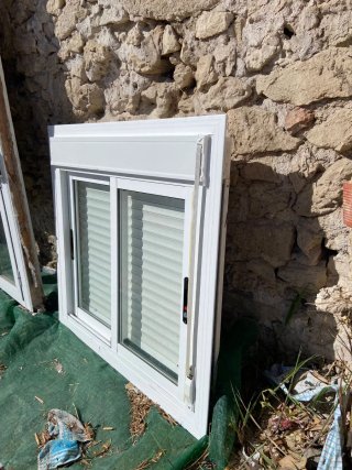 Ventana corredera aluminio blanca