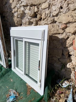 Ventana corredera aluminio blanca