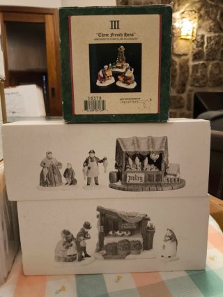 Dickens Village 56 - 13 Figure, cavalli e mercato