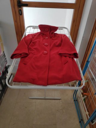 Abrigo rojo Mango