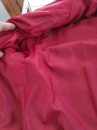 Abrigo rojo Mango