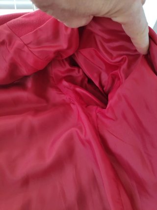 Abrigo rojo Mango
