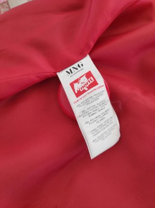 Abrigo rojo Mango