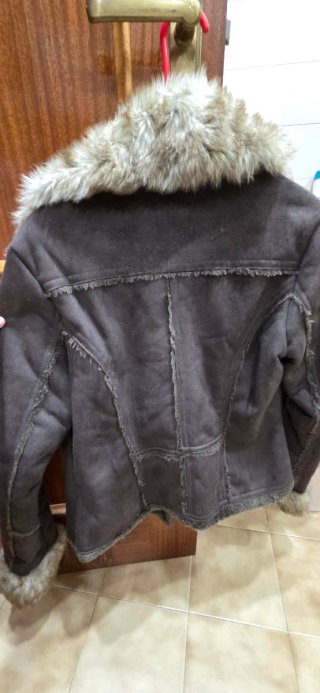 Cazadora Bershka borreguito Talla S, chocolate.