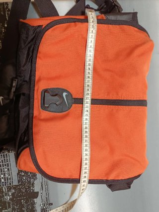 Bolsa bandolera Nike naranja y negra