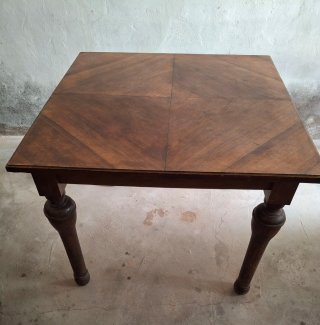 Mesa de centro madera maciza antigua.