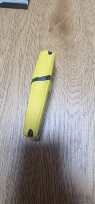 Nokia 5210 Plata y Amarillo
