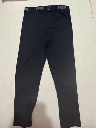 Mallas Nike negras capri