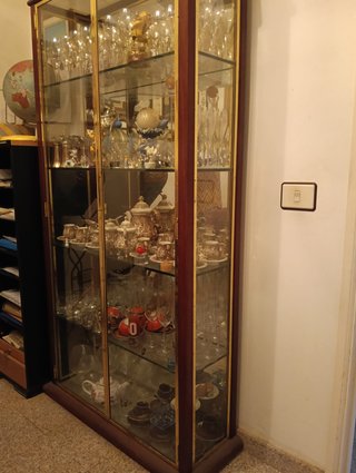 Vetrina in legno e vetro classica in perfetto stato