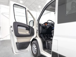 Peugeot Boxer Combi 5/9 333 L2H2 BHDI 103kW(140CV) S&S