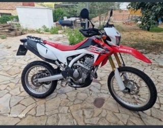 Honda CRF 250L Enduro Roja/Blanca.