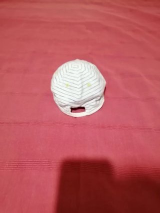 Conjunto bebé: camiseta y gorra