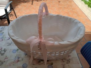 Cesta Mimbre Forrada Tela Rosa y Blanca