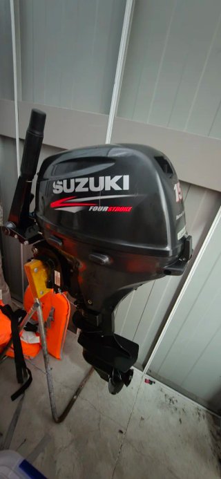 Suzuki 15hp 4 tiempos Motor Fuera Borda y barca