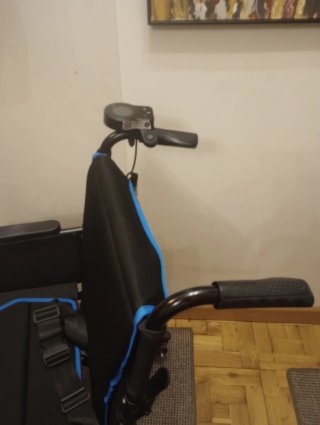 Silla de ruedas eléctrica plegable con mando