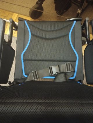 Silla de ruedas eléctrica plegable con mando
