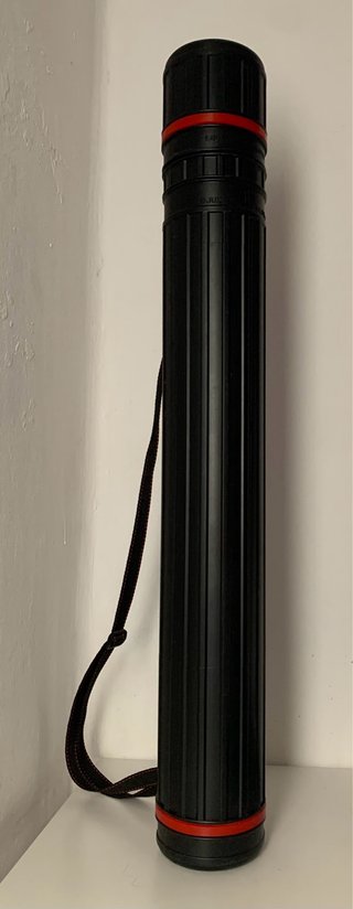 Tubo Portadocumentos Extensible Negro con Correa