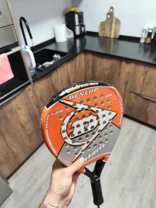 Pala de pádel Dunlop + Funda