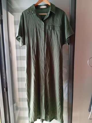 Vestido largo Mango verde talla M