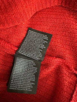 Top H&M Rojo Botones