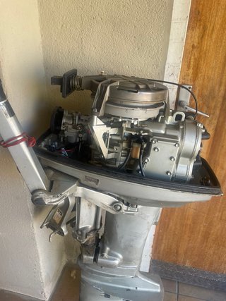 Motor fueraborda Suzuki 25 y barca zodiac