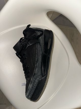Jordan 4 Negras Talla 40