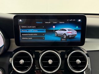 Mercedes-Benz GLC Coupé 2022 300de 306cv AMG LINE