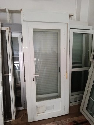 Puerta balcón cristal climalit con persiana