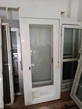 Puerta balcón cristal climalit con persiana