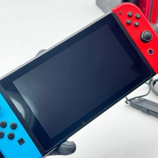 Nintendo Switch 32GB Completa Ottima