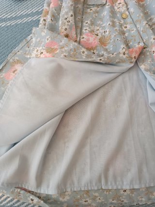 Vestido Teria Yabar floral azul y rosa