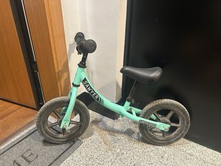 Bicicleta sin pedales Sawyer color menta