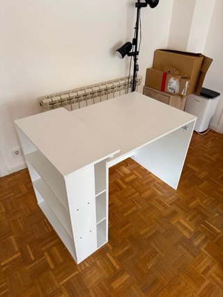 Escritorio blanco nuevo