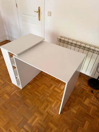 Escritorio blanco nuevo