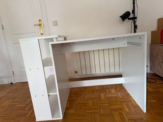 Escritorio blanco nuevo