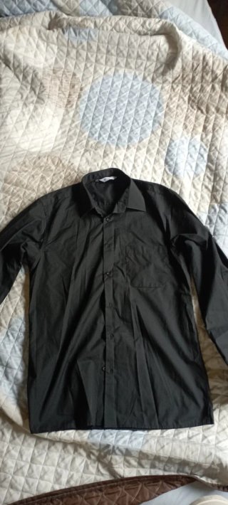 Camicia nera a maniche lunghe per uomo/donna nell'ospitalità