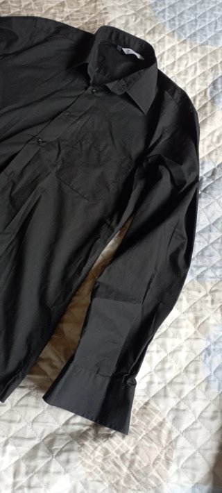 Camicia nera a maniche lunghe per uomo/donna nell'ospitalità