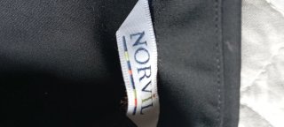 Camicia nera a maniche lunghe per uomo/donna nell'ospitalità