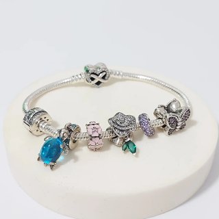 Pulsera Pandora Talla 19 con Charms