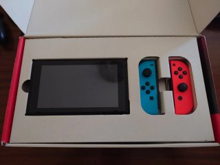 Nintendo Switch Azul y Rojo