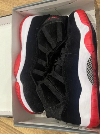 Nike Air Jordan 11 Retro Bred Velvet