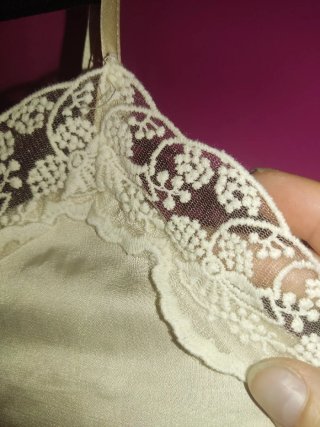 Camiseta lencera encaje crema