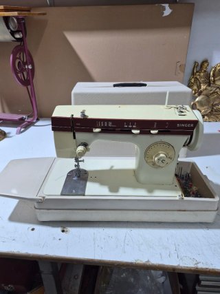 Máquina de coser Singer portátil