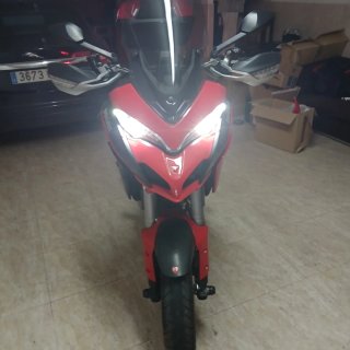 Ducati Multistrada 1200s Roja y Negra