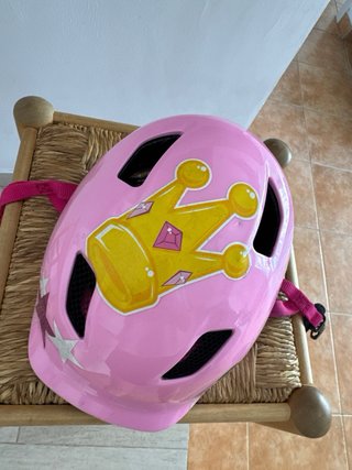 Bicicleta infantil con cesta y casco de regalo