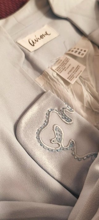 Traje falda y chaqueta gris mujer