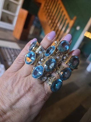 Maravillosa anillo burilado a mano