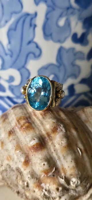 Maravillosa anillo burilado a mano
